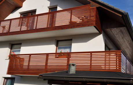 mlinar-d.o.o.-vrtne-garniture-balkonske-ograje-nadstreski-lepljen-les-balkonske-ograje-letve-pod-kotom3